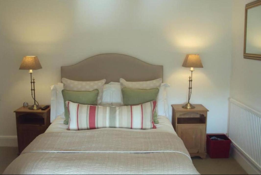 ルー Woodlands Bed & Breakfast エクステリア 写真