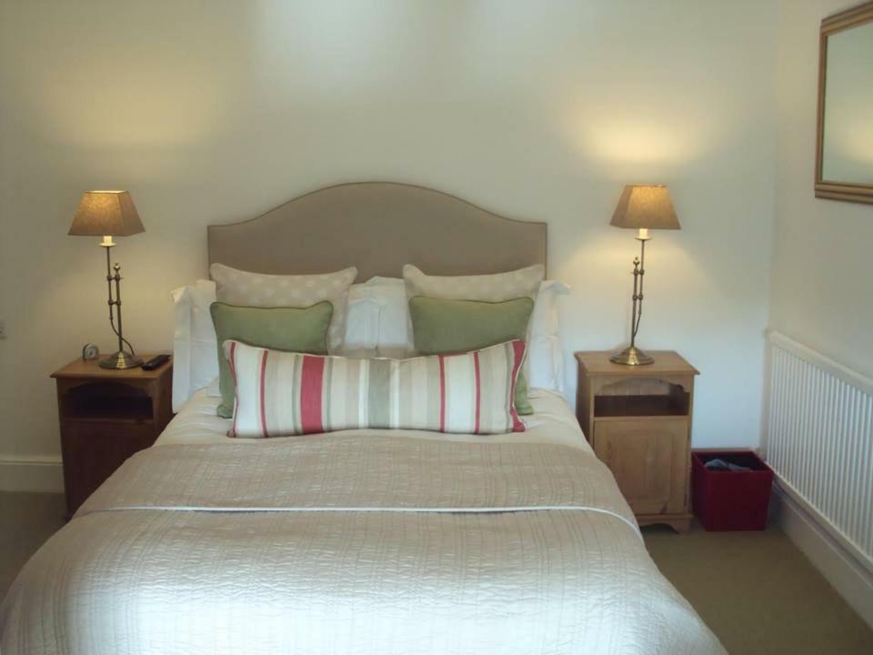 ルー Woodlands Bed & Breakfast エクステリア 写真
